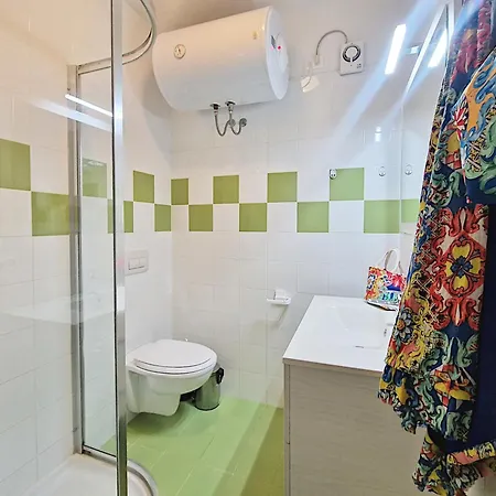 Auriga Apartment *